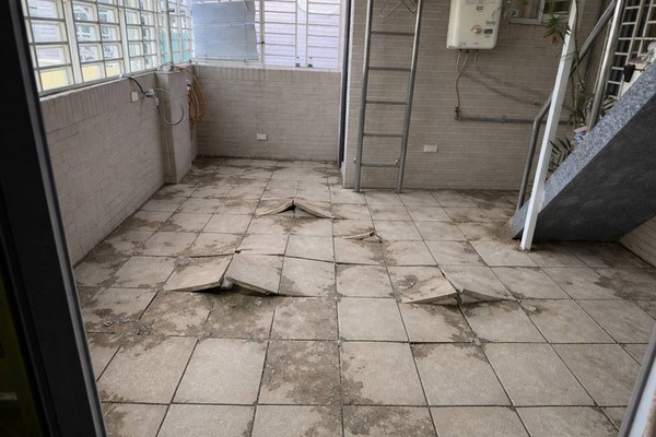 屏東頂樓地磚翻新, 屏東磁磚工程, 屏東貼壁地磚, 屏東貼磁磚, 屏東貼地磚, 屏東貼壁磚, 屏東磁磚修補, 屏東打除工程, 屏東貼地磚, 屏東地磚修改, 屏東地磚修補, 屏東磁磚修補