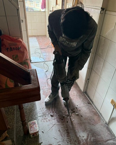 屏東整室地磚翻新, 屏東磁磚工程, 屏東貼壁地磚, 屏東貼磁磚, 屏東貼地磚, 屏東貼壁磚, 屏東磁磚修補, 屏東打除工程, 屏東貼地磚, 屏東地磚修改, 屏東地磚修補, 屏東磁磚修補