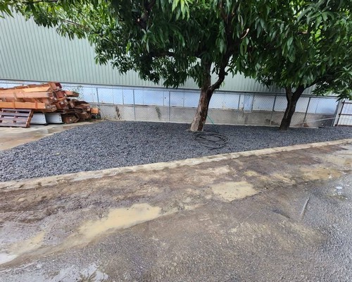 屏東農地建屋, 屏東鐵皮工程, 屏東泥作工程, 屏東砌磚, 屏東貼地磚, 屏東貼壁磚, 屏東混泥土灌漿, 屏東油漆, 屏東水電工程, 屏東鋁門窗, 屏東新建浴室
